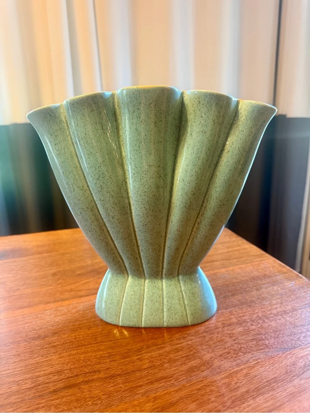 Vintage Red Wing USA Turquoise Speckled Art Pottery Vase #416-10 Mid Century Mod